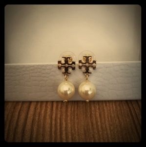 Tory Burch Logo Pearl Drop Earring